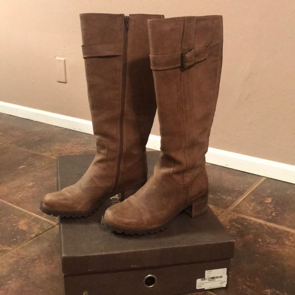 Corso como distressed leather boots